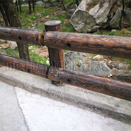 鋼背木護欄