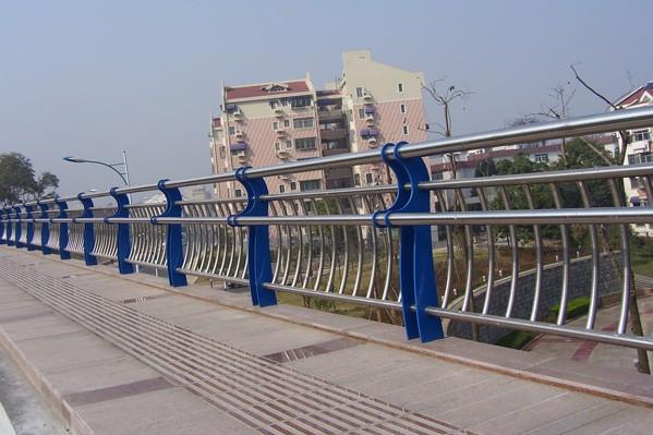 橋梁護欄，橋梁欄桿