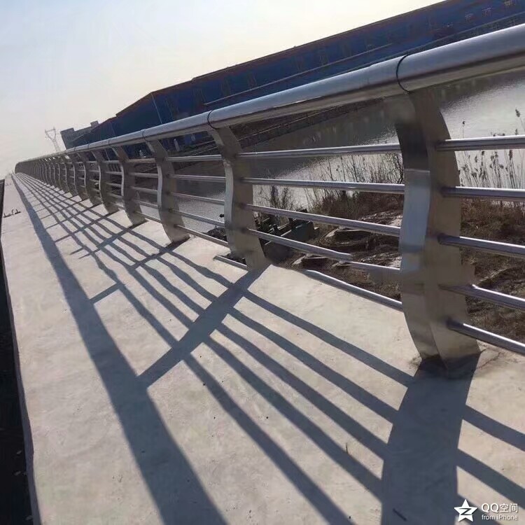 不銹鋼護(hù)欄，不銹鋼欄桿